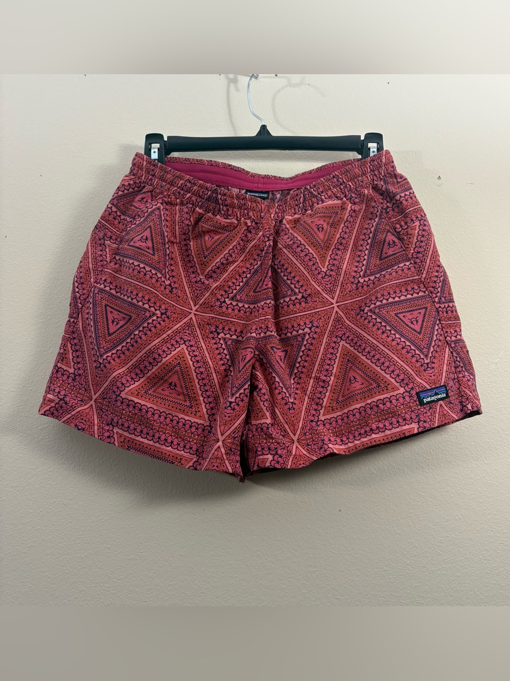 Patagonia Women’s Baggies Shorts sz S geometric craft pink triangle hiking gorp